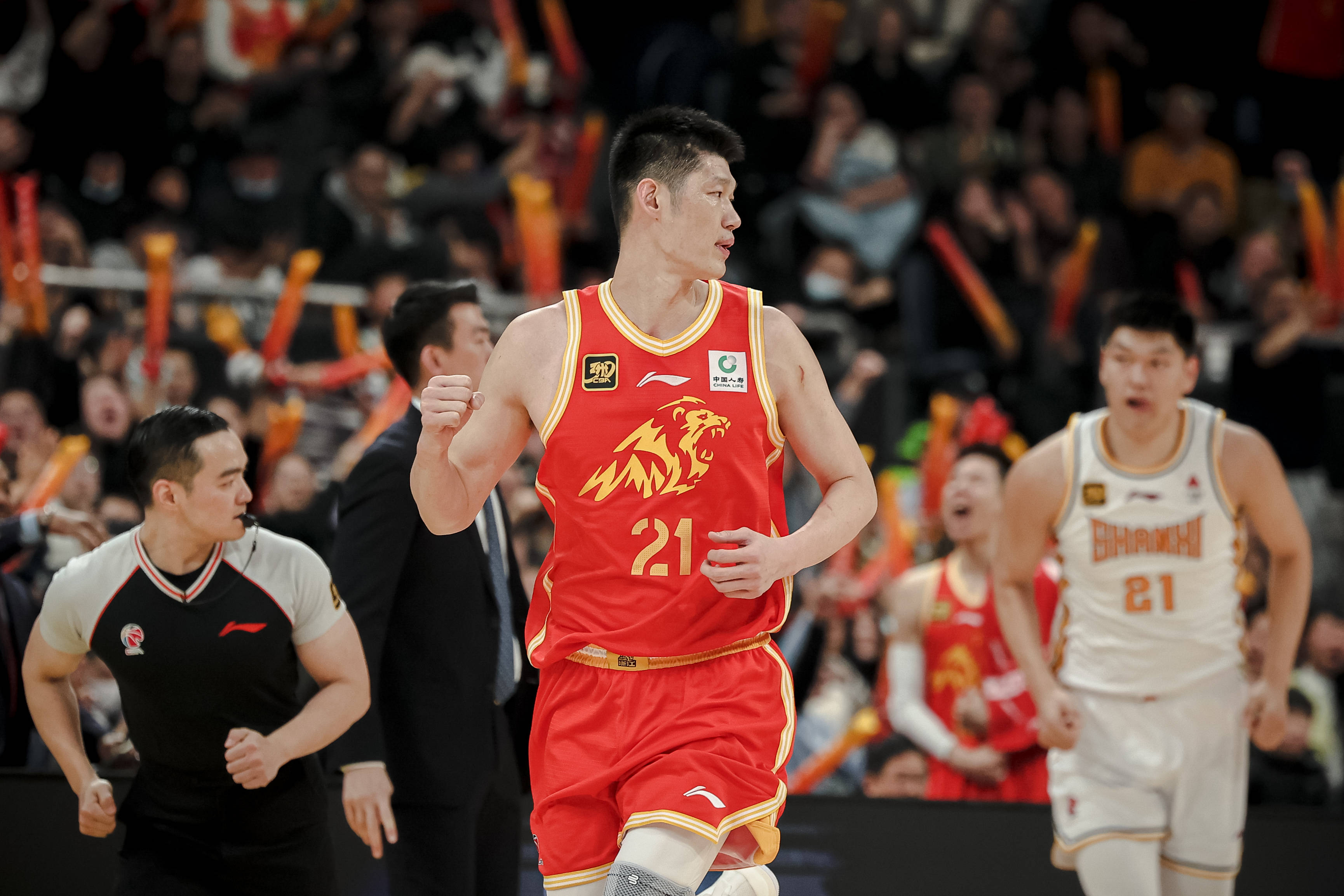 亚博官网 -窗口期体能课后，广厦男篮回应争议备战CBA常规赛，悬念犹存，数据趋势出现新变化 