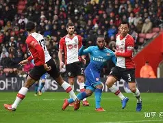 亚博官网 -摩纳哥训练开放日；转会期调整名单引欢呼；荷甲在即；医务组通报恢复的简单介绍